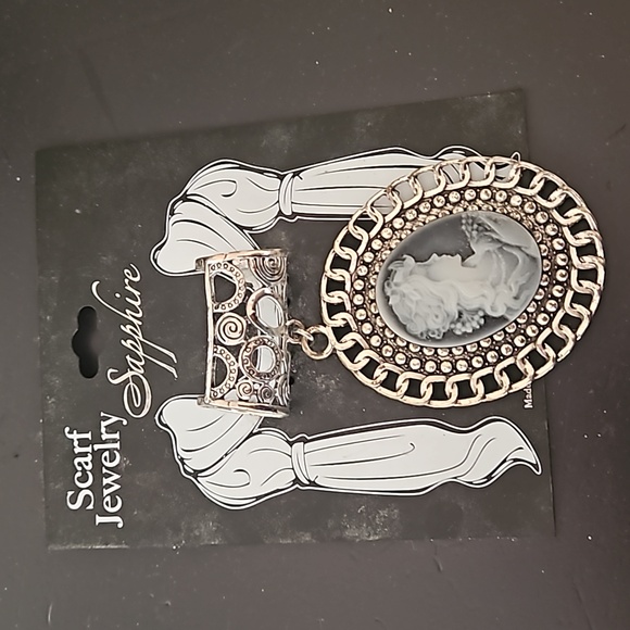Scarf Pendant. Goth Victorian Camio - Picture 2 of 5